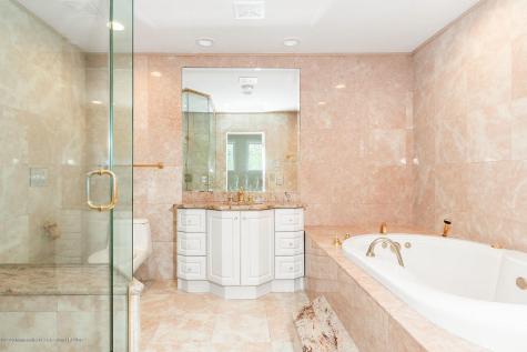 33 Heath Avenue Oakhurst NJ 07755