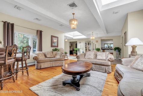 29 Woodrow Street Oakhurst NJ 07755