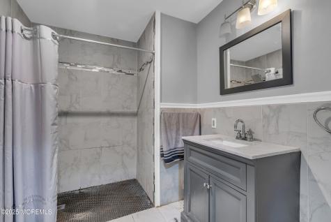 29 Woodrow Street Oakhurst NJ 07755