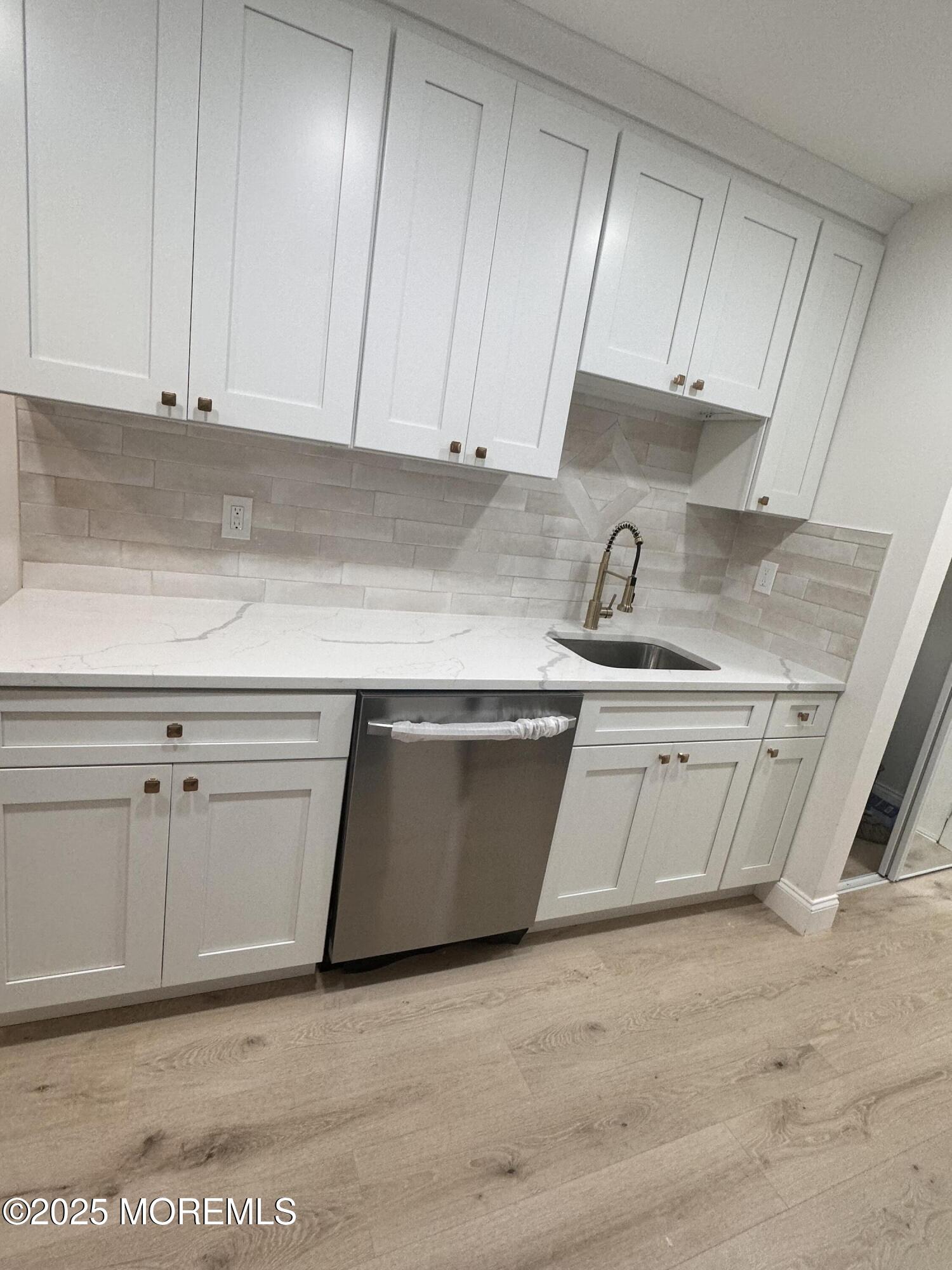 32 Meadow Green Circle Manalapan NJ 07726
