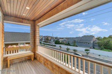 985 Ocean Avenue Mantoloking NJ 08738