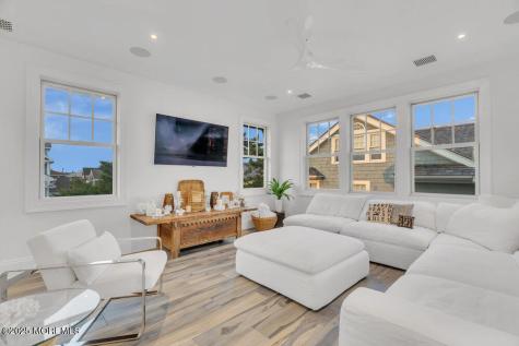 985 Ocean Avenue Mantoloking NJ 08738