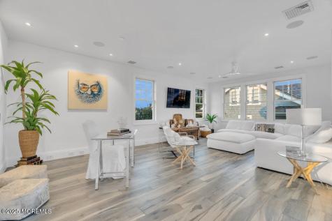 985 Ocean Avenue Mantoloking NJ 08738
