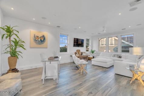 985 Ocean Avenue Mantoloking NJ 08738