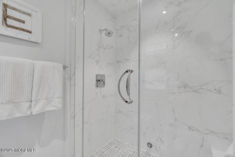 985 Ocean Avenue Mantoloking NJ 08738
