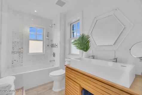 985 Ocean Avenue Mantoloking NJ 08738
