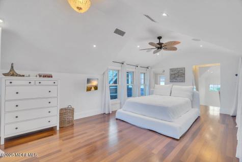 985 Ocean Avenue Mantoloking NJ 08738