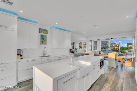985 Ocean Avenue Mantoloking NJ 08738