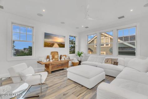 985 Ocean Avenue Mantoloking NJ 08738