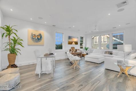 985 Ocean Avenue Mantoloking NJ 08738