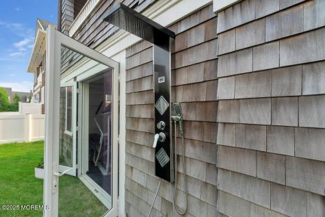 985 Ocean Avenue Mantoloking NJ 08738