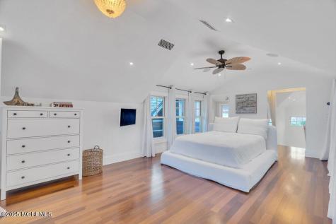 985 Ocean Avenue Mantoloking NJ 08738