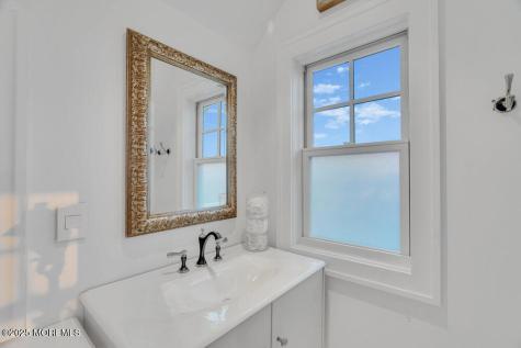 985 Ocean Avenue Mantoloking NJ 08738