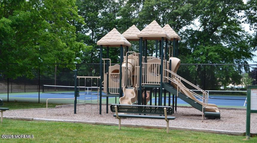 113 Dundee Court Aberdeen NJ 07747