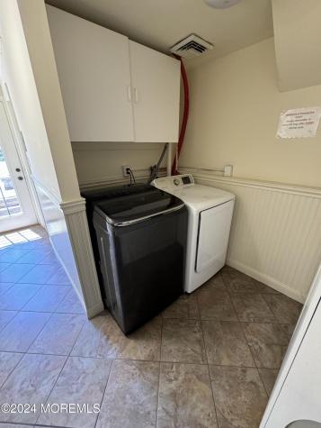 282 Lawrence Avenue Oakhurst NJ 07755