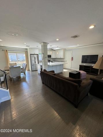 282 Lawrence Avenue Oakhurst NJ 07755