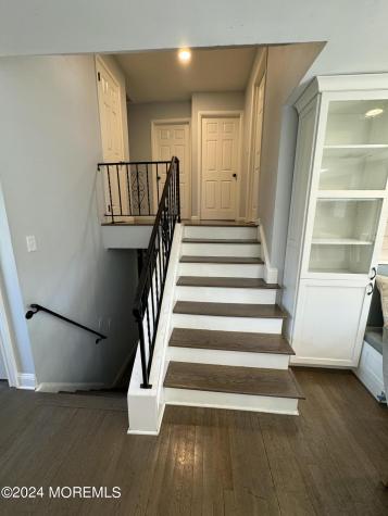 282 Lawrence Avenue Oakhurst NJ 07755