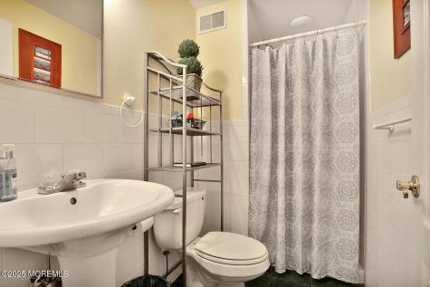 909 Brookside Avenue Ocean Twp NJ 07712