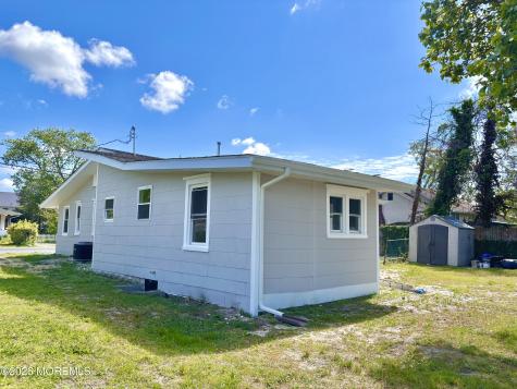 408 Forepeak Avenue Beachwood NJ 08722