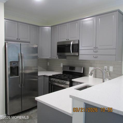29 Tall Oaks Court Parlin NJ 08859