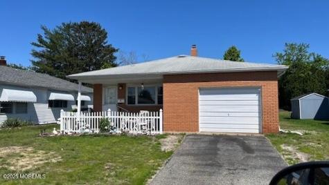 9 Harrington Drive S Toms River NJ 08757