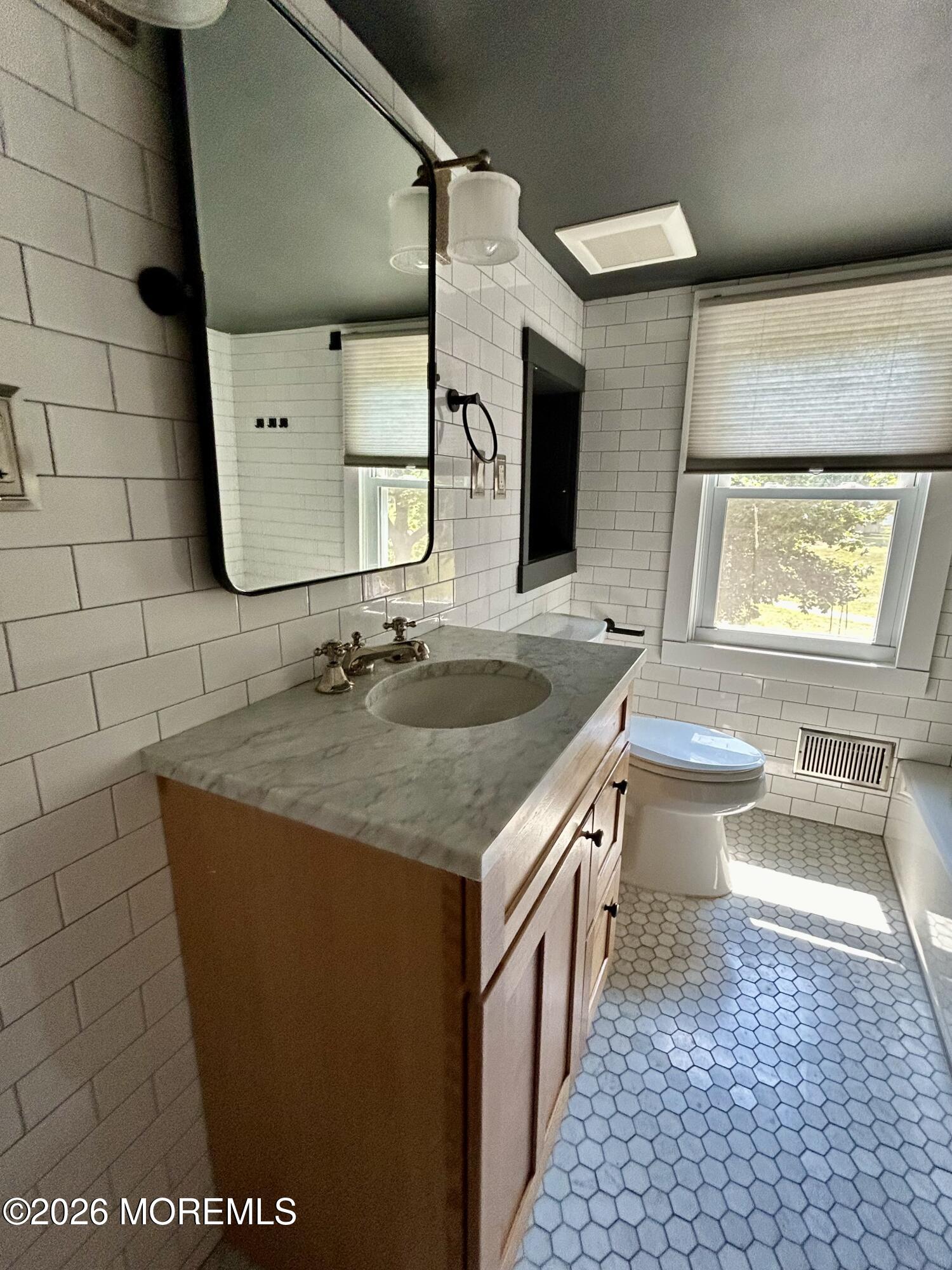 39 Hamilton Street Allentown NJ 08501