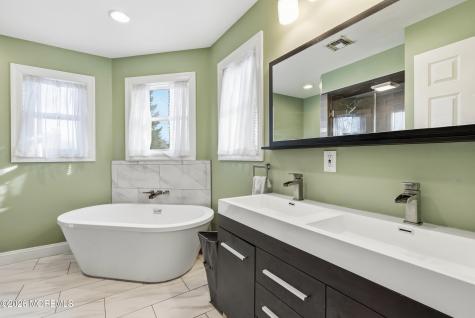 19 Carole Drive Oakhurst NJ 07755