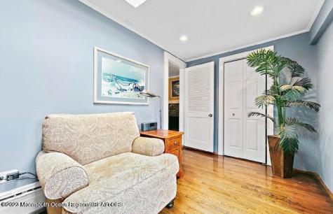 214 Cliftwood Road Oakhurst NJ 07755