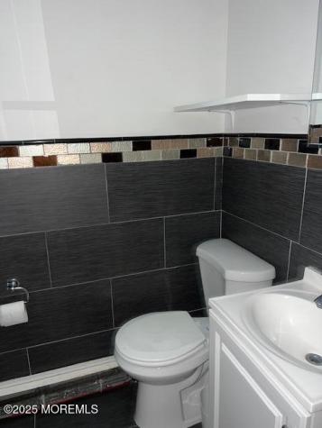 317 Roosevelt Avenue Oakhurst NJ 07755