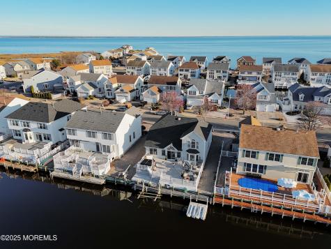 11 Peaksail Drive Bayville NJ 08721