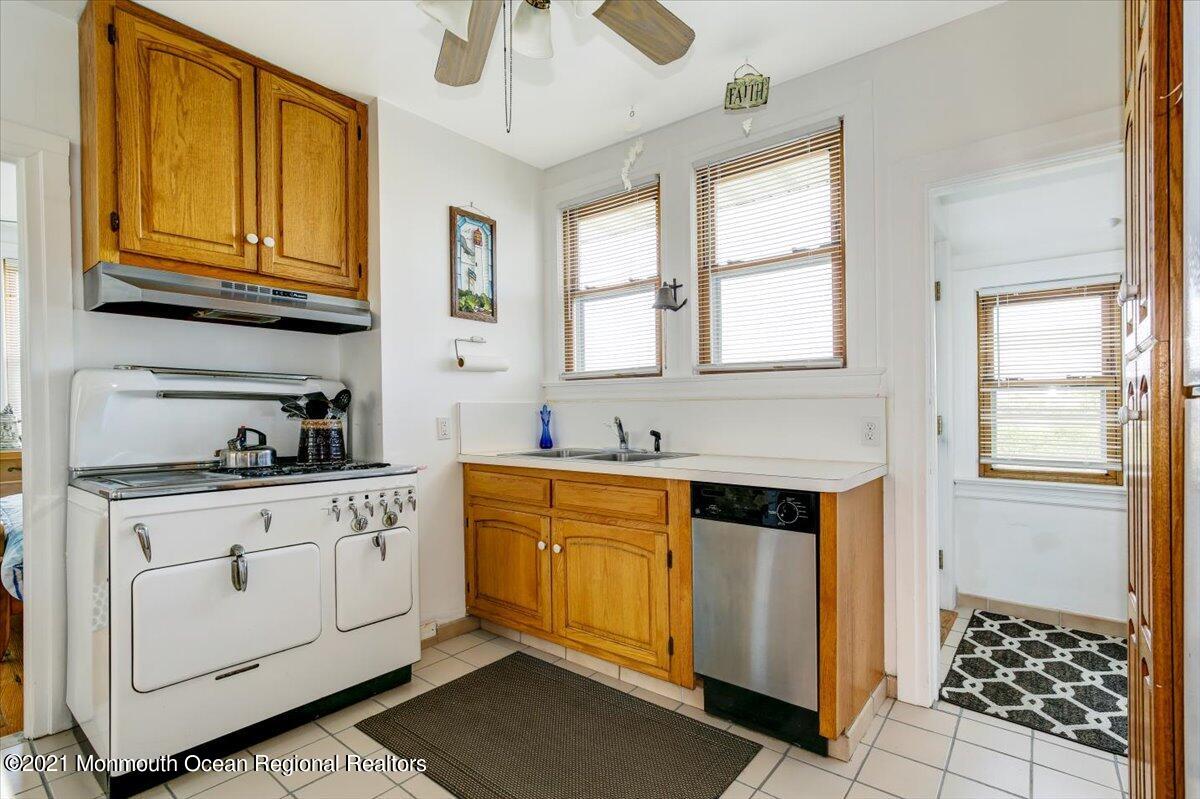15 Riverview Road Monmouth Beach NJ 07750
