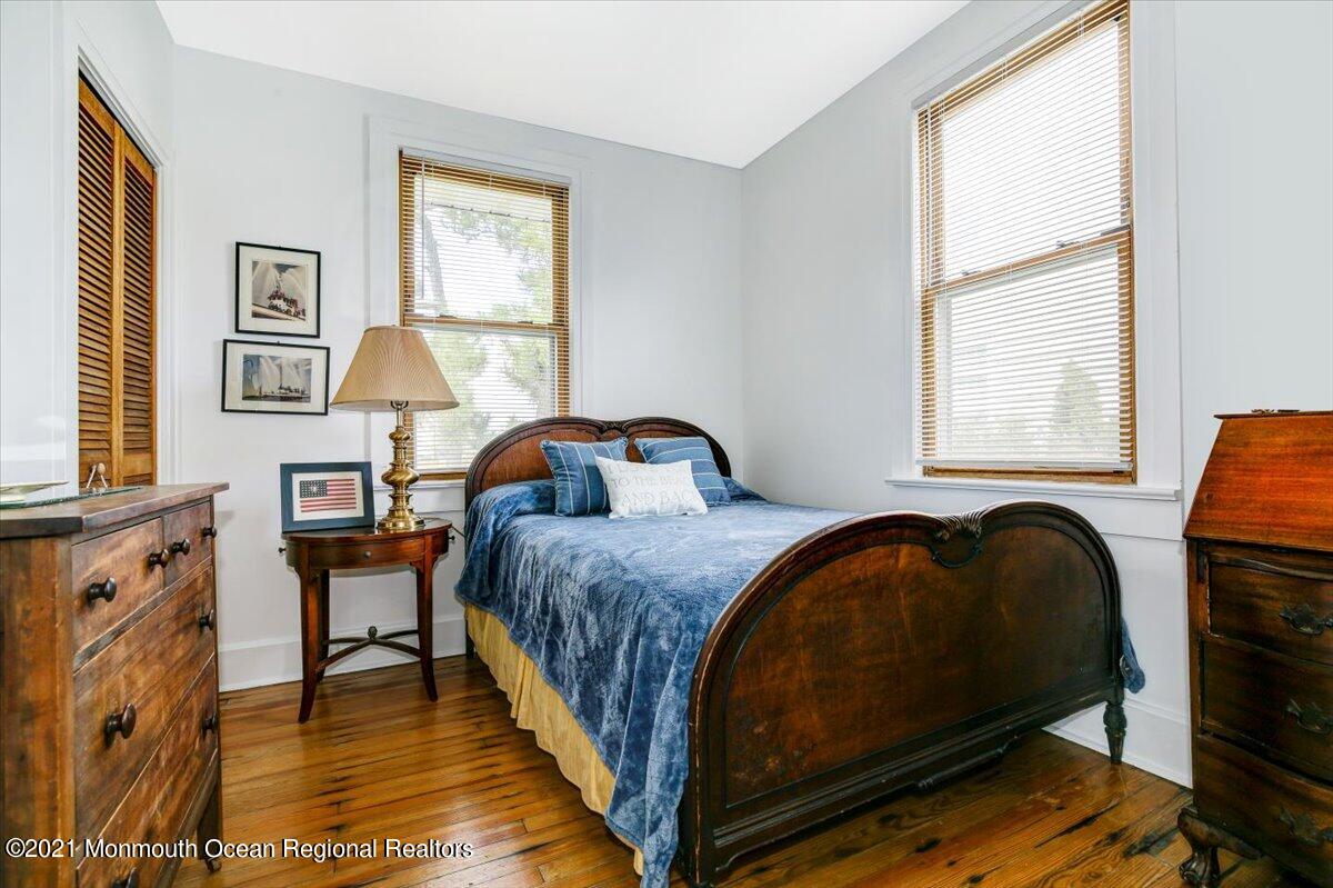 15 Riverview Road Monmouth Beach NJ 07750