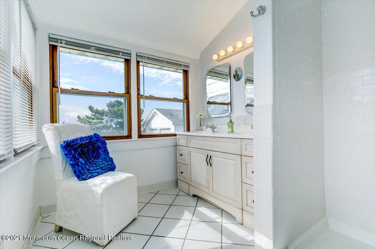 15 Riverview Road Monmouth Beach NJ 07750