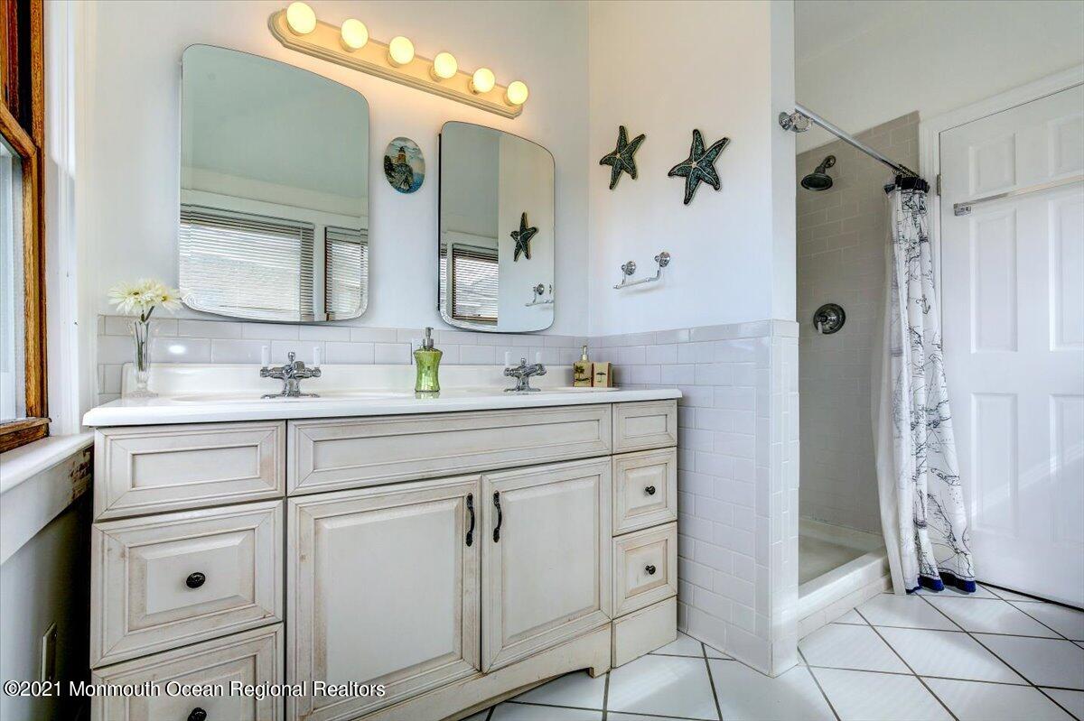15 Riverview Road Monmouth Beach NJ 07750