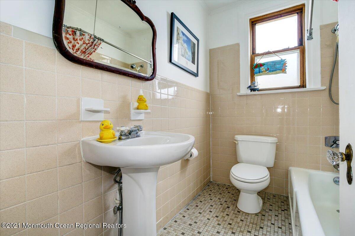 15 Riverview Road Monmouth Beach NJ 07750