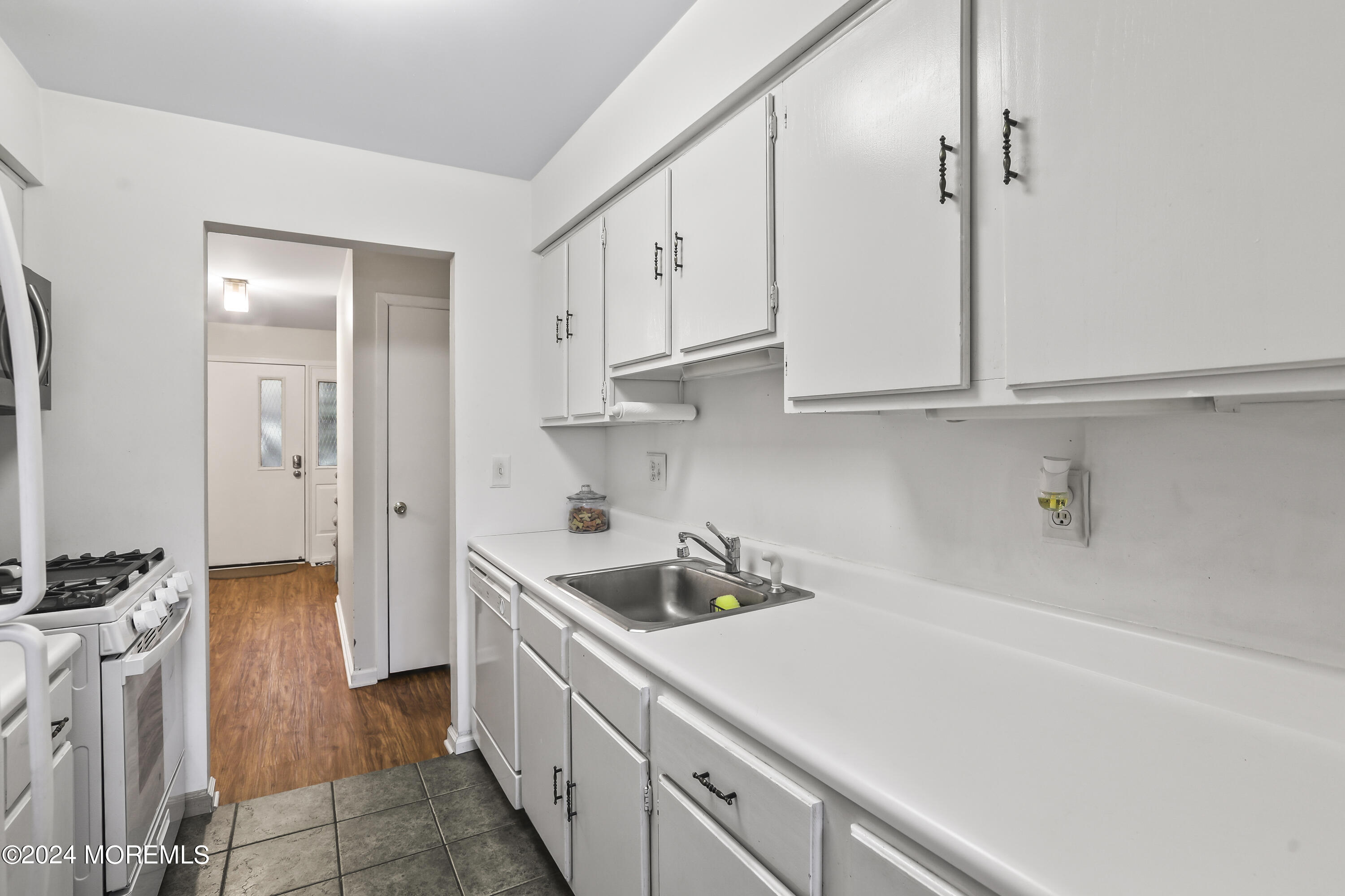 110 Bowne Court Matawan NJ 07747
