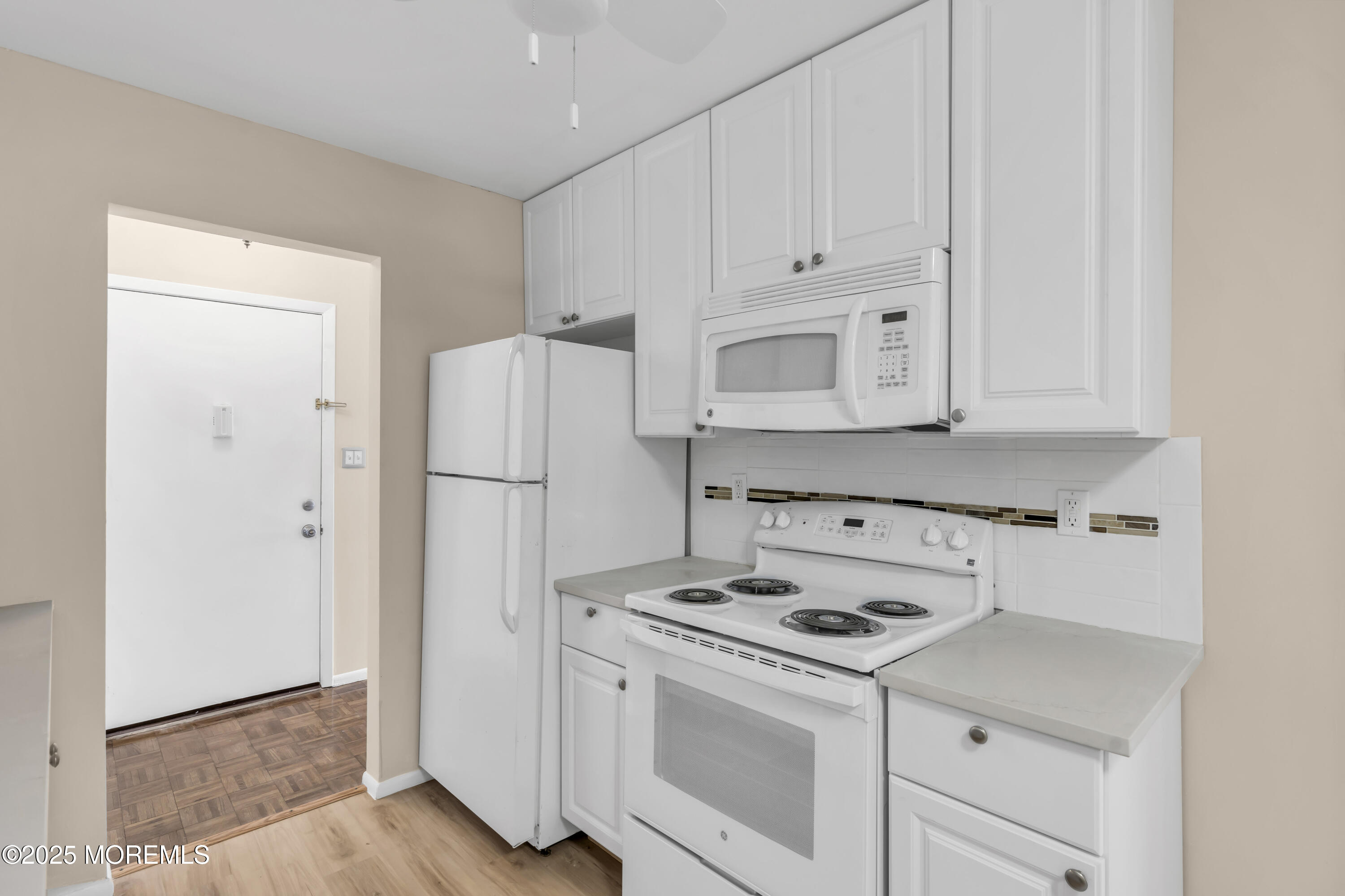 30 Meadow Green Circle Manalapan NJ 07726