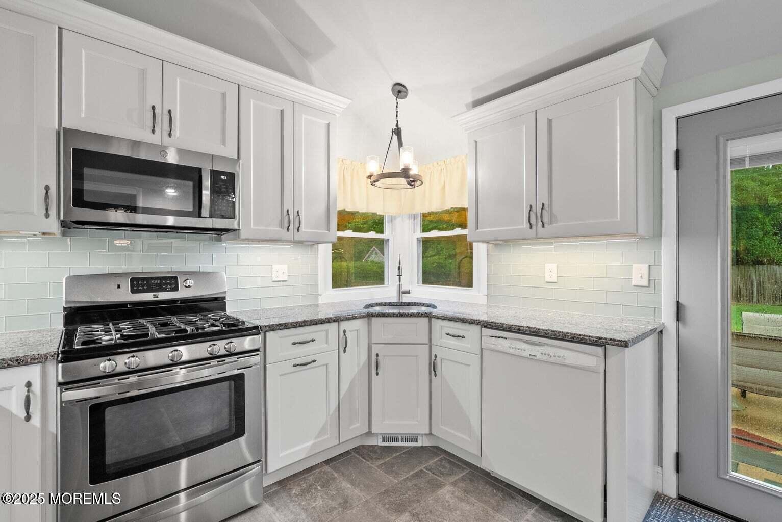 23 Barbara Lane Oakhurst NJ 07755