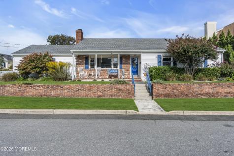 67 N Farragut Avenue Manasquan NJ 08736