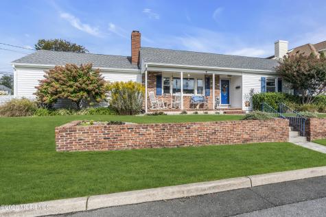 67 N Farragut Avenue Manasquan NJ 08736