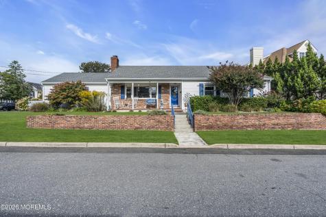 67 N Farragut Avenue Manasquan NJ 08736
