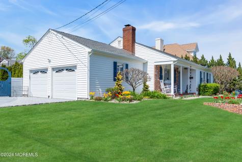 67 N Farragut Avenue Manasquan NJ 08736