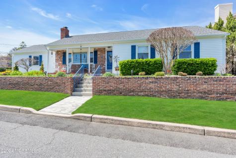 67 N Farragut Avenue Manasquan NJ 08736