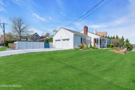 67 N Farragut Avenue Manasquan NJ 08736