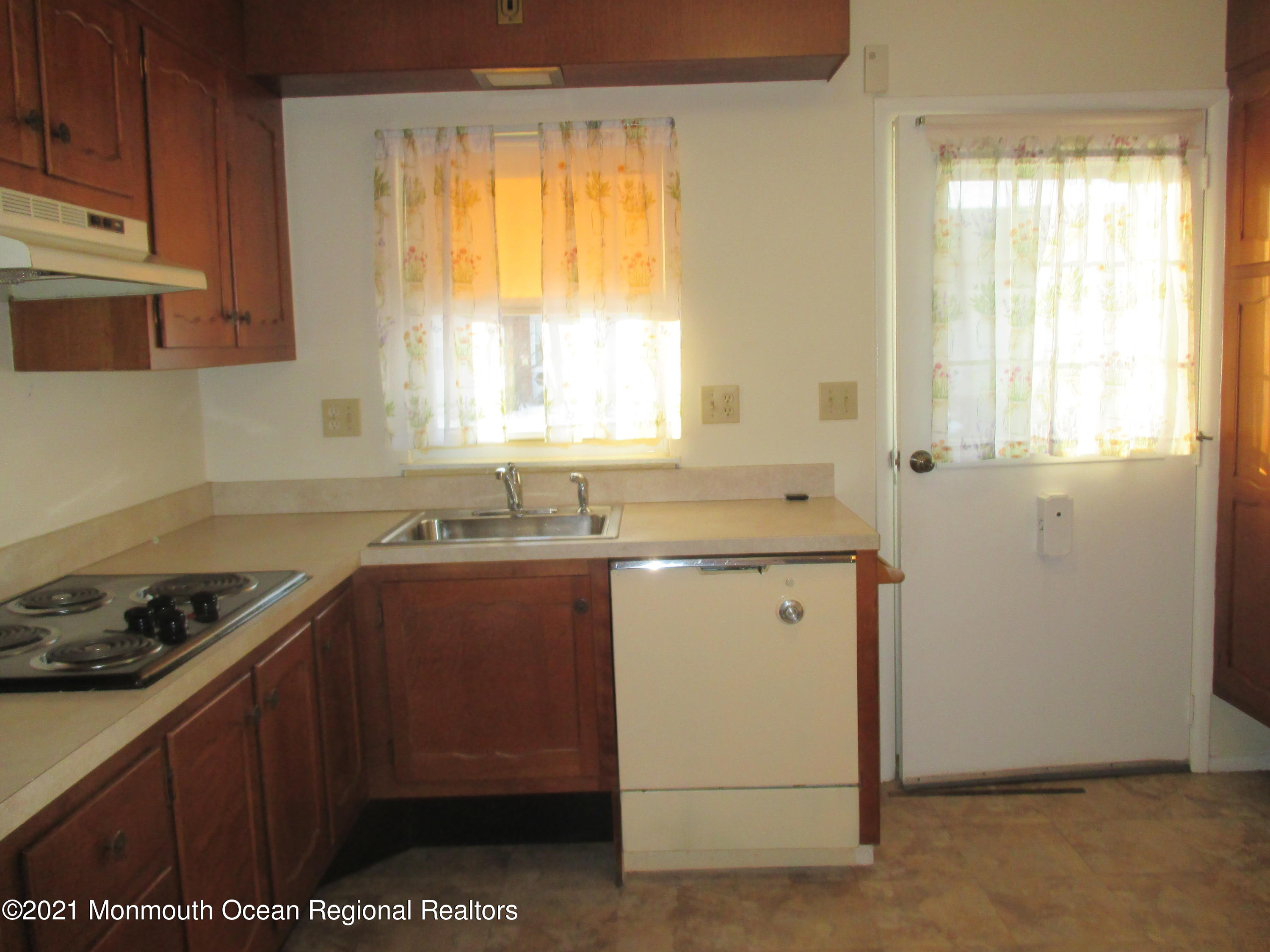 354C Dorchester Drive Lakewood NJ 08701