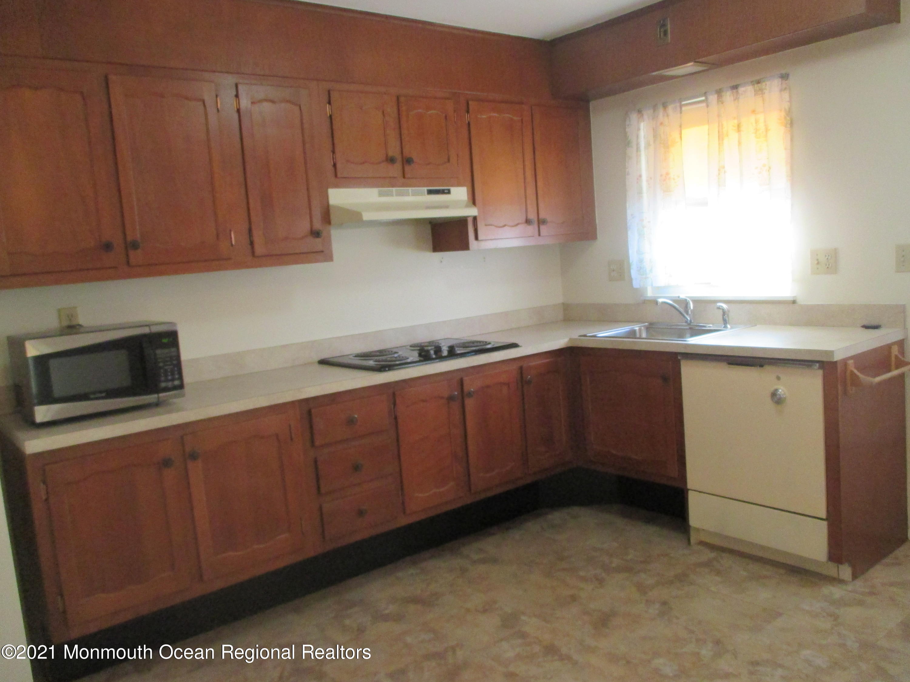 354C Dorchester Drive Lakewood NJ 08701