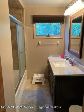 2 Lloyd Place Oakhurst NJ 07755