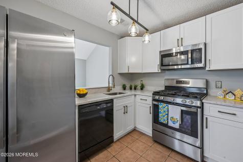 3015 Lighthouse Lane Parlin NJ 08859