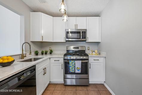 3015 Lighthouse Lane Parlin NJ 08859