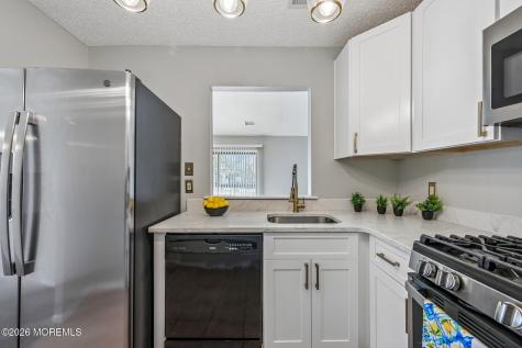 3015 Lighthouse Lane Parlin NJ 08859